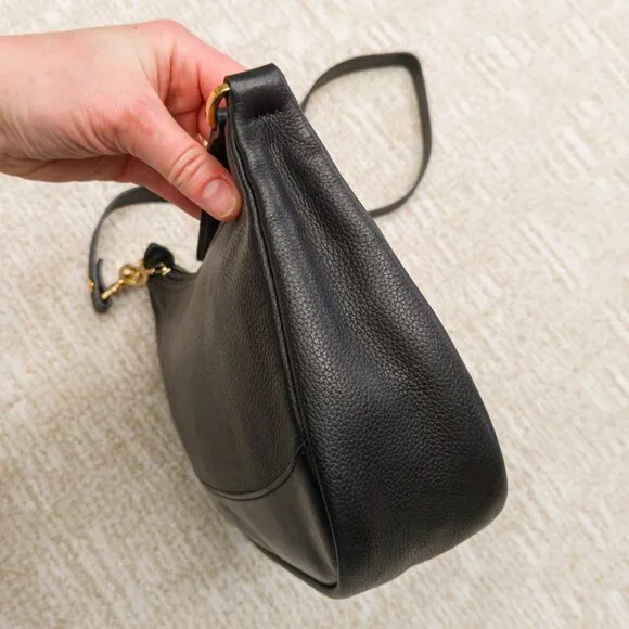 Vintage Longchamp Black Pebbled Leather Crossbody with Gold Hardware - Picture 7 of 12